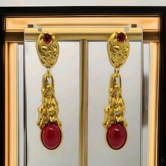 Vintage Baroque Palace Red Stone Gold Drop Earrings - Picture 11 of 16
